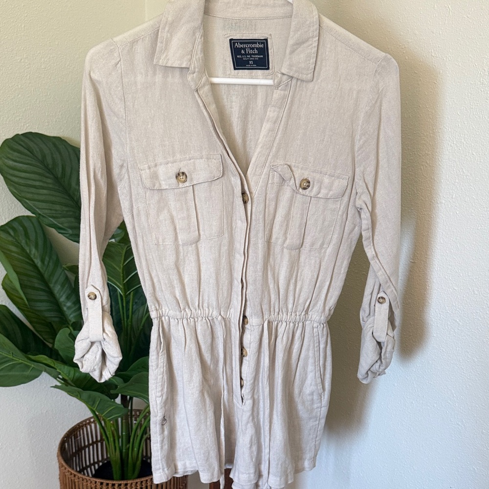 Abercrombie & Fitch Beige Button-Up jumper/ romper